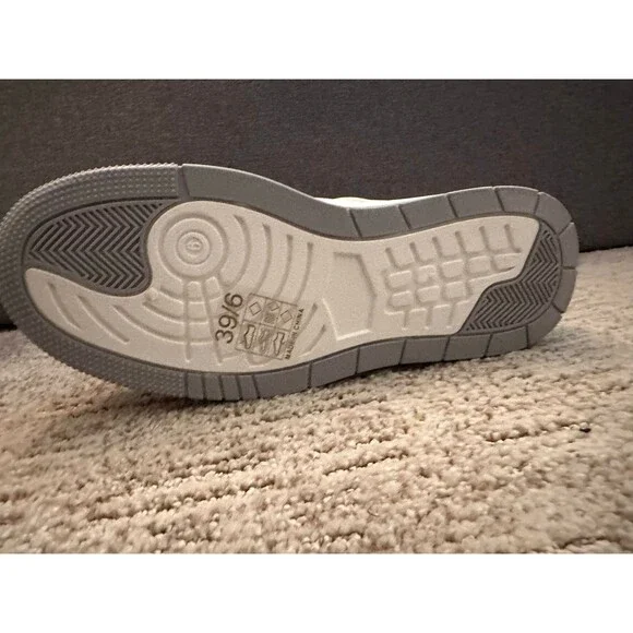 PrettyLittleThing White Contrast Sole Chunky Platform Trainers US Size 8 NWT - Picture 7 of 7